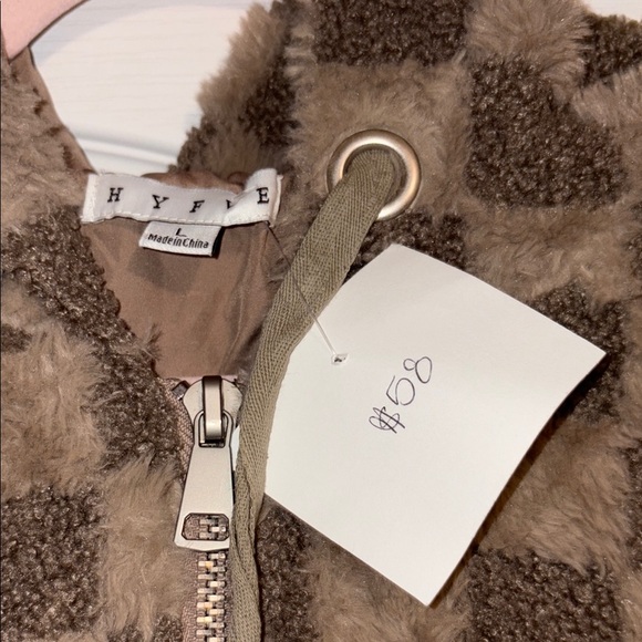 Cozy Checkered Jacket - Picture 4 of 11